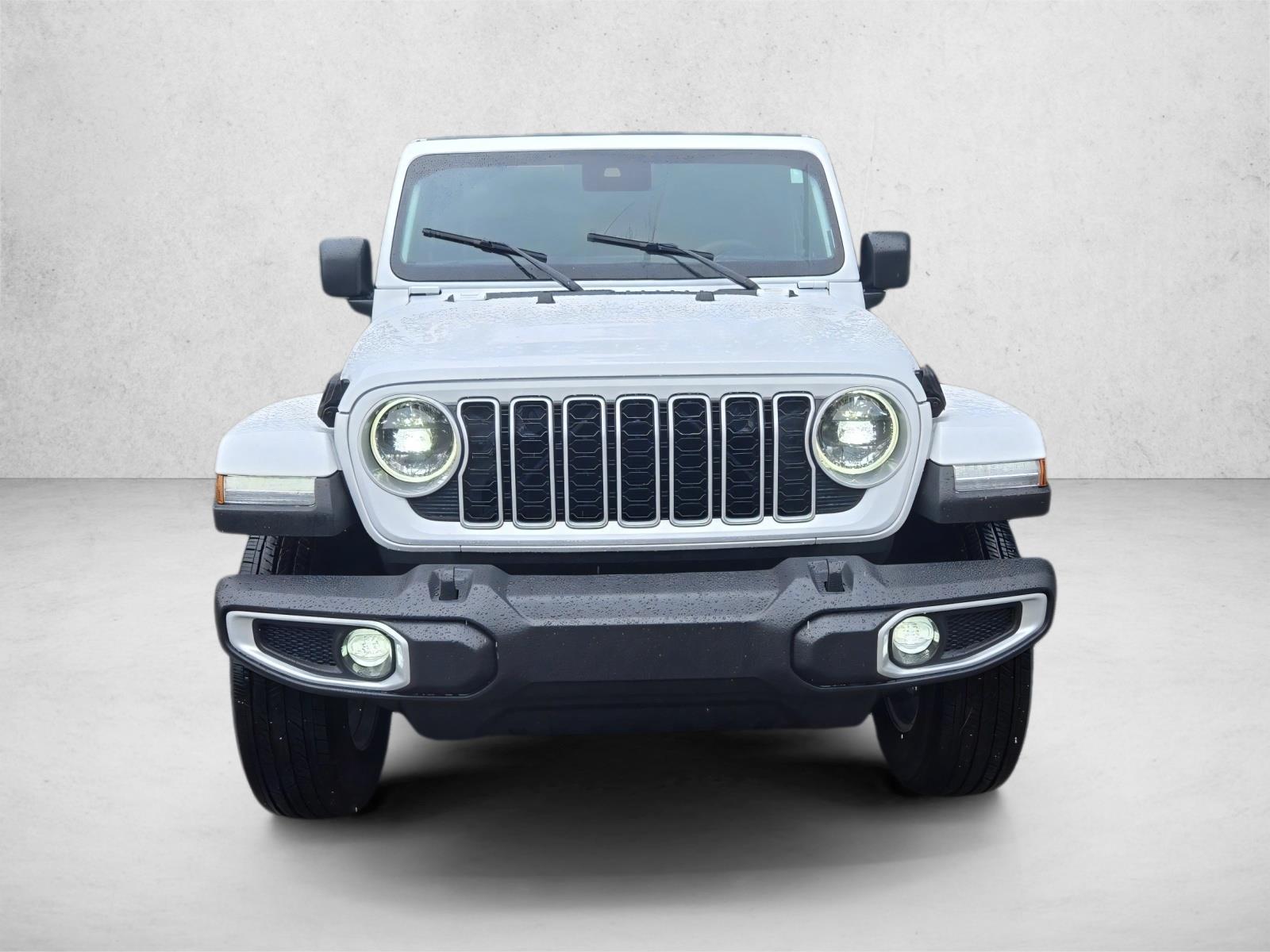 2025 Jeep Wrangler Sahara photo 2