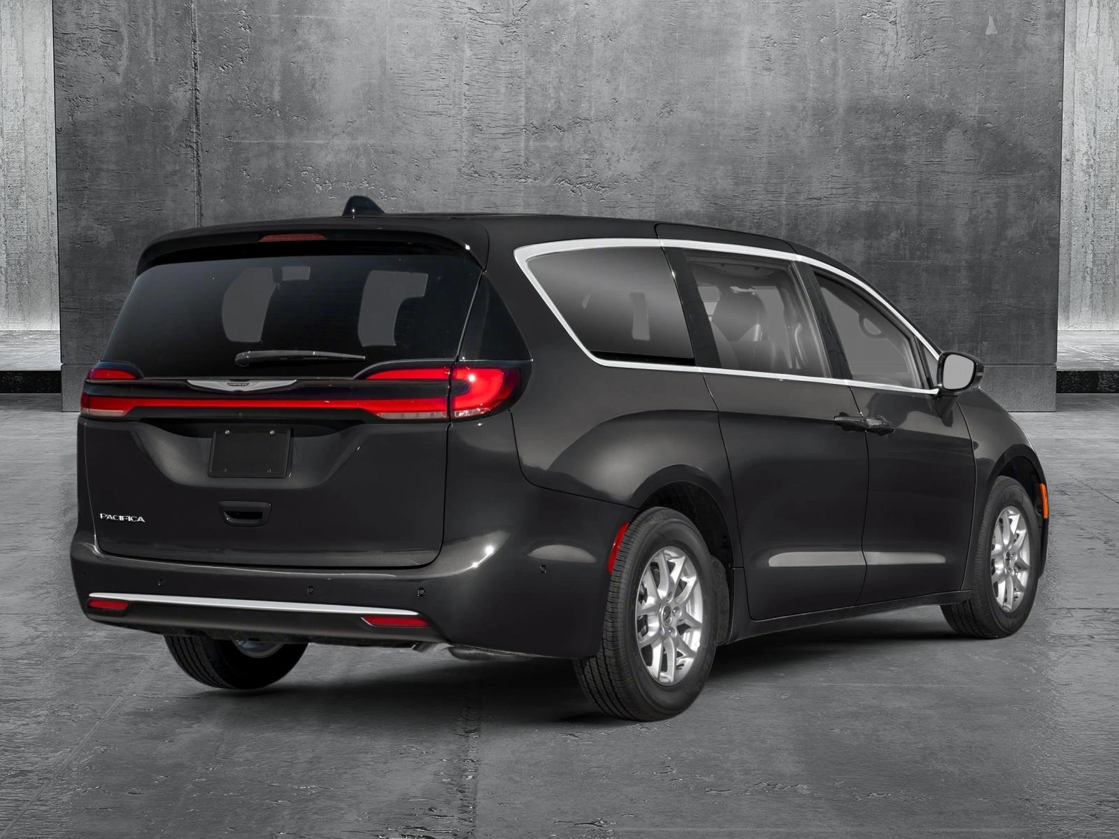 2026 Chrysler Pacifica photo 2