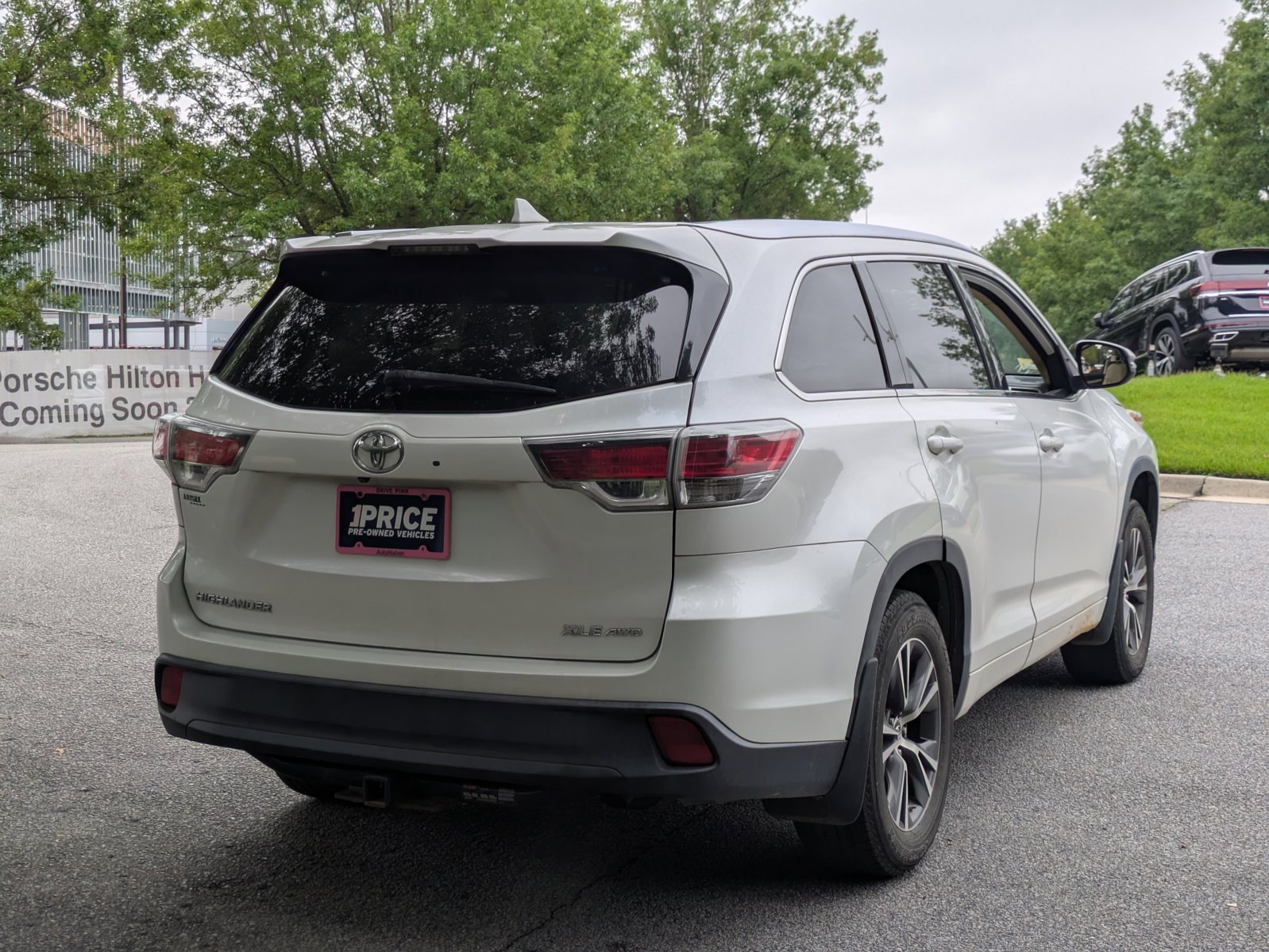 2016 Toyota Highlander XLE photo 2