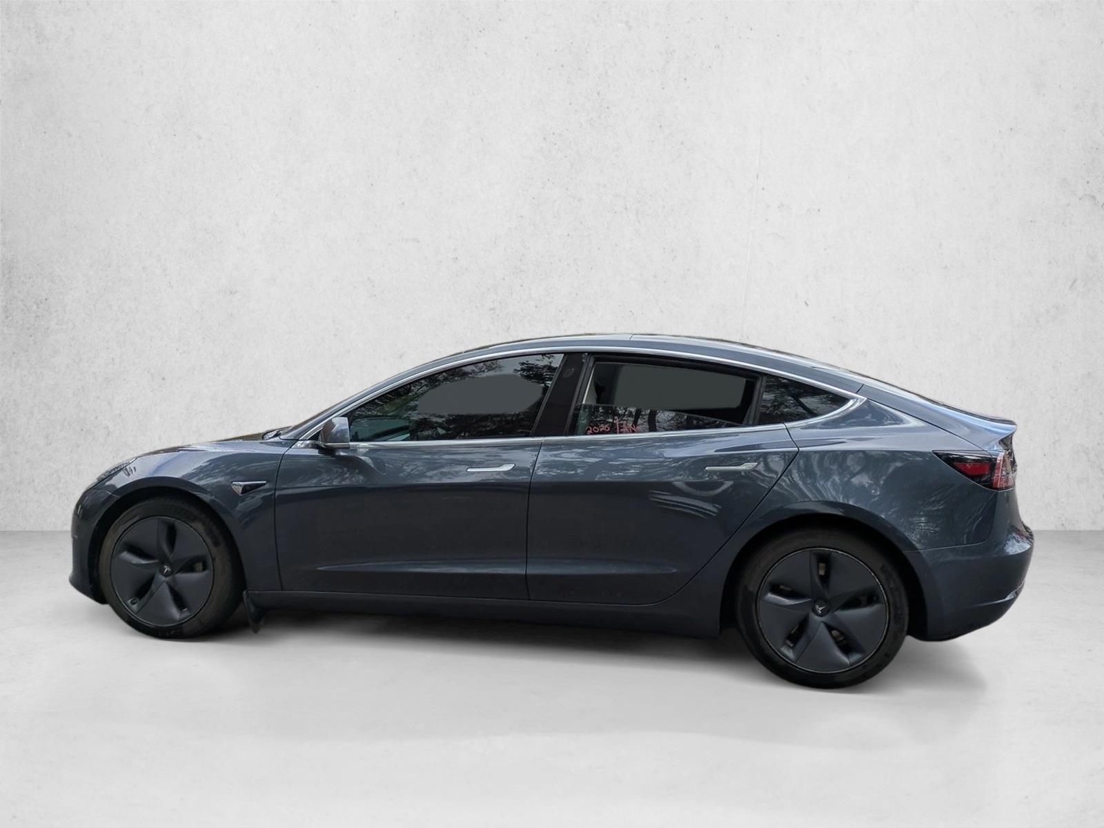 2020 Tesla Model 3 Long Range photo 3