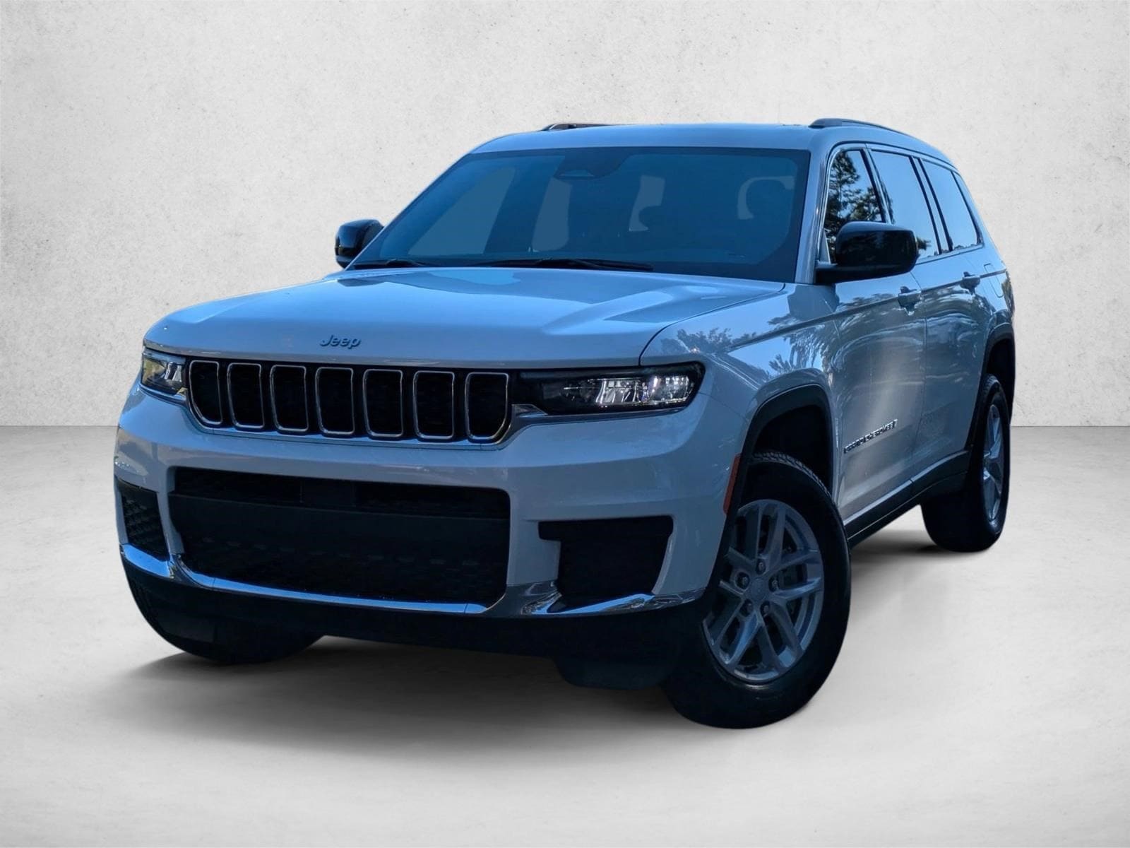 2025 Jeep Grand Cherokee L Laredo's photo