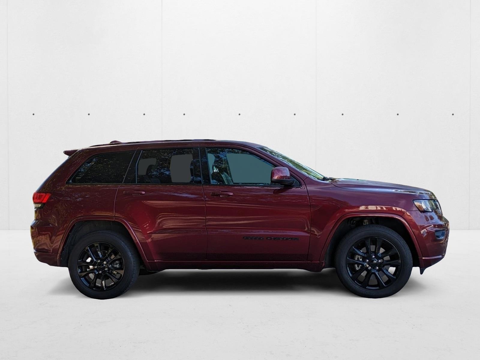 2021 Jeep Grand Cherokee Laredo X photo 4