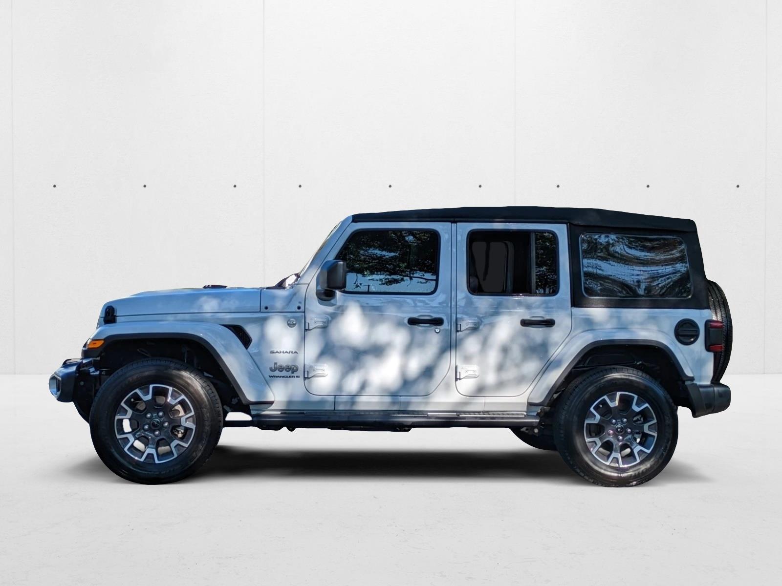 2024 Jeep Wrangler Sahara photo 4