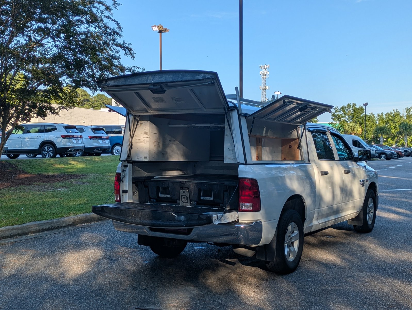 2020 Ram 1500 Tradesman photo 2