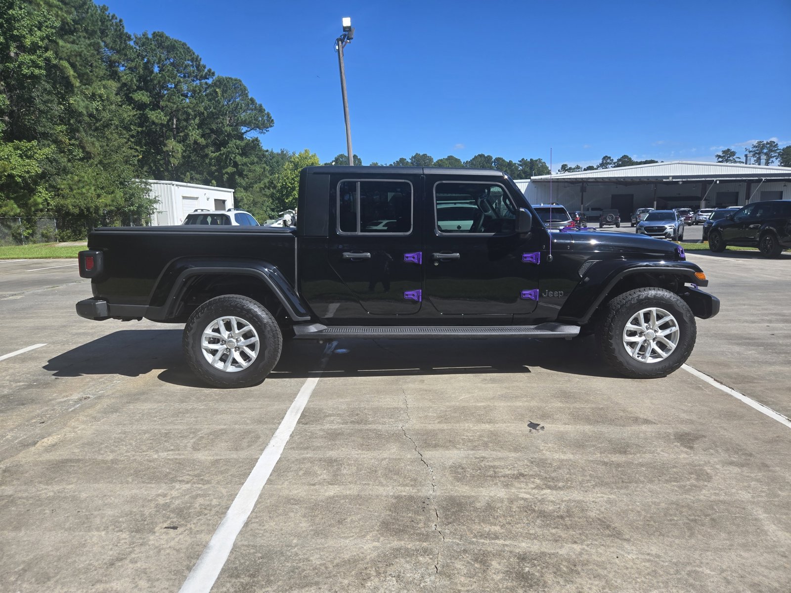 2023 Jeep Gladiator Sport S photo 4