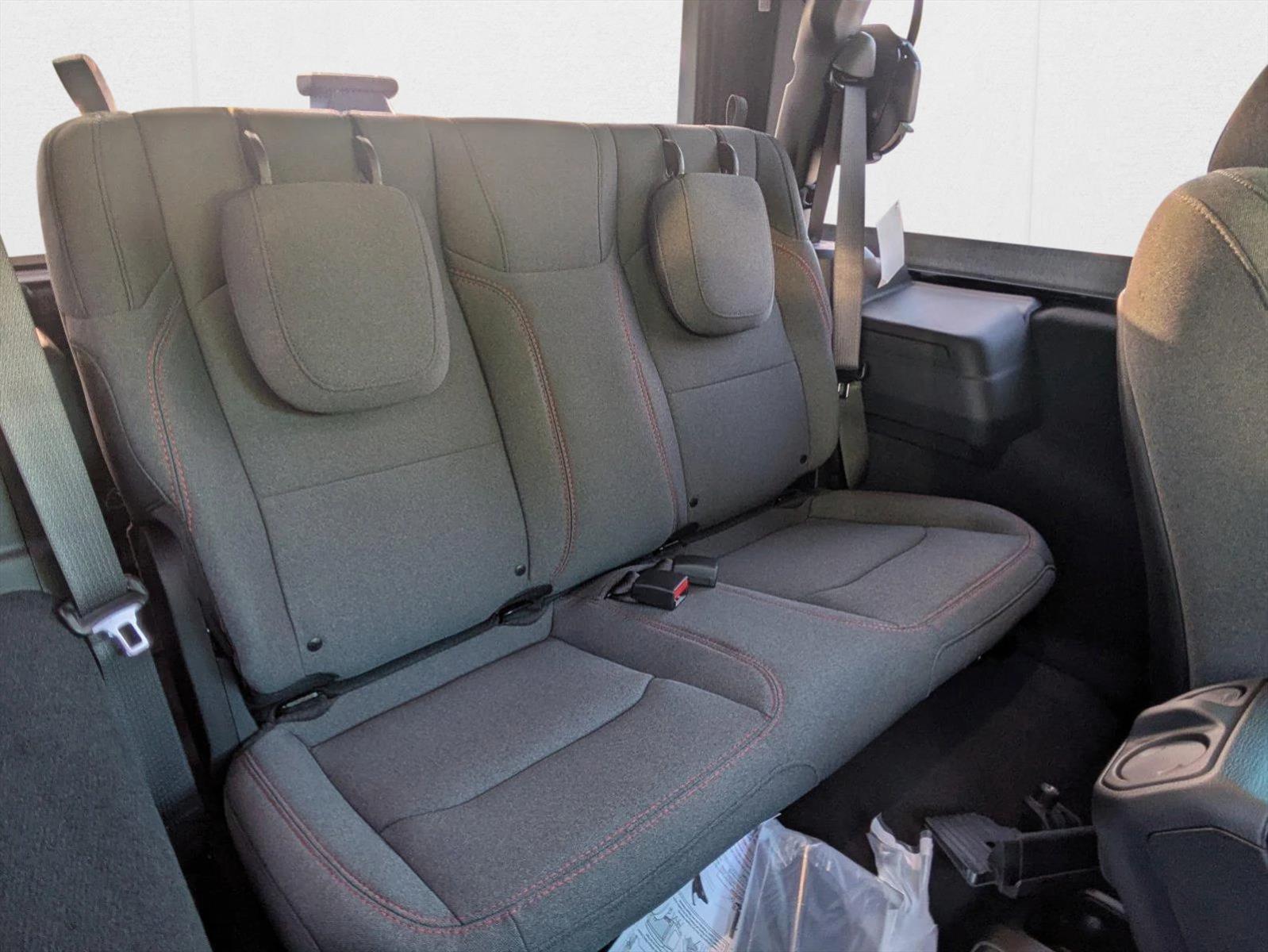 2025 Jeep Wrangler 2-Door Rubicon - Photo 17