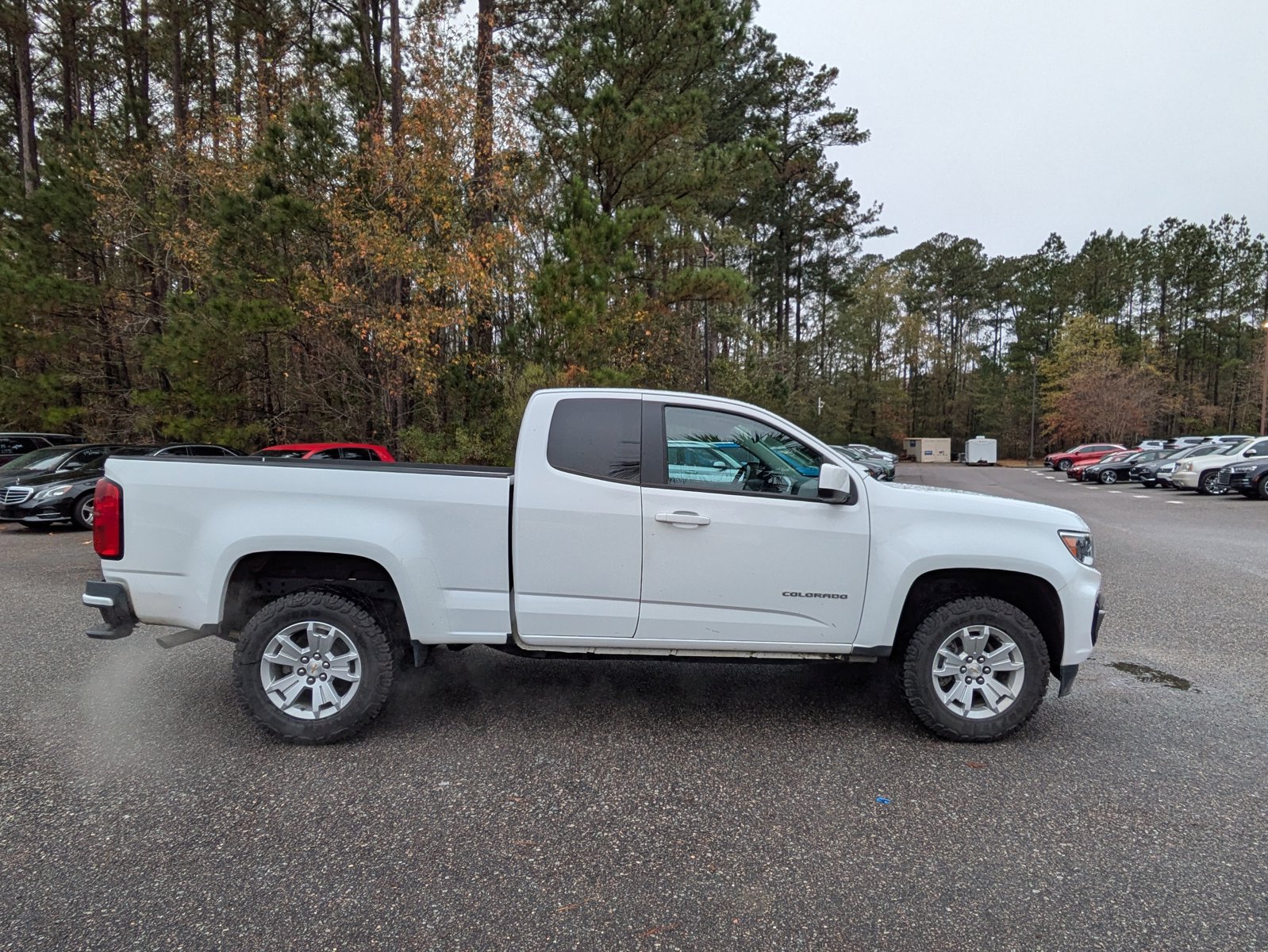 2022 Chevrolet Colorado LT photo 3