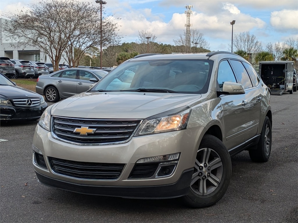 Used 2017 Chevrolet Traverse LT SUV
