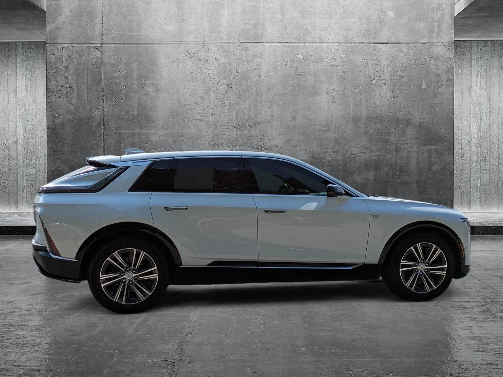 2024 Cadillac Lyriq Luxury photo 4