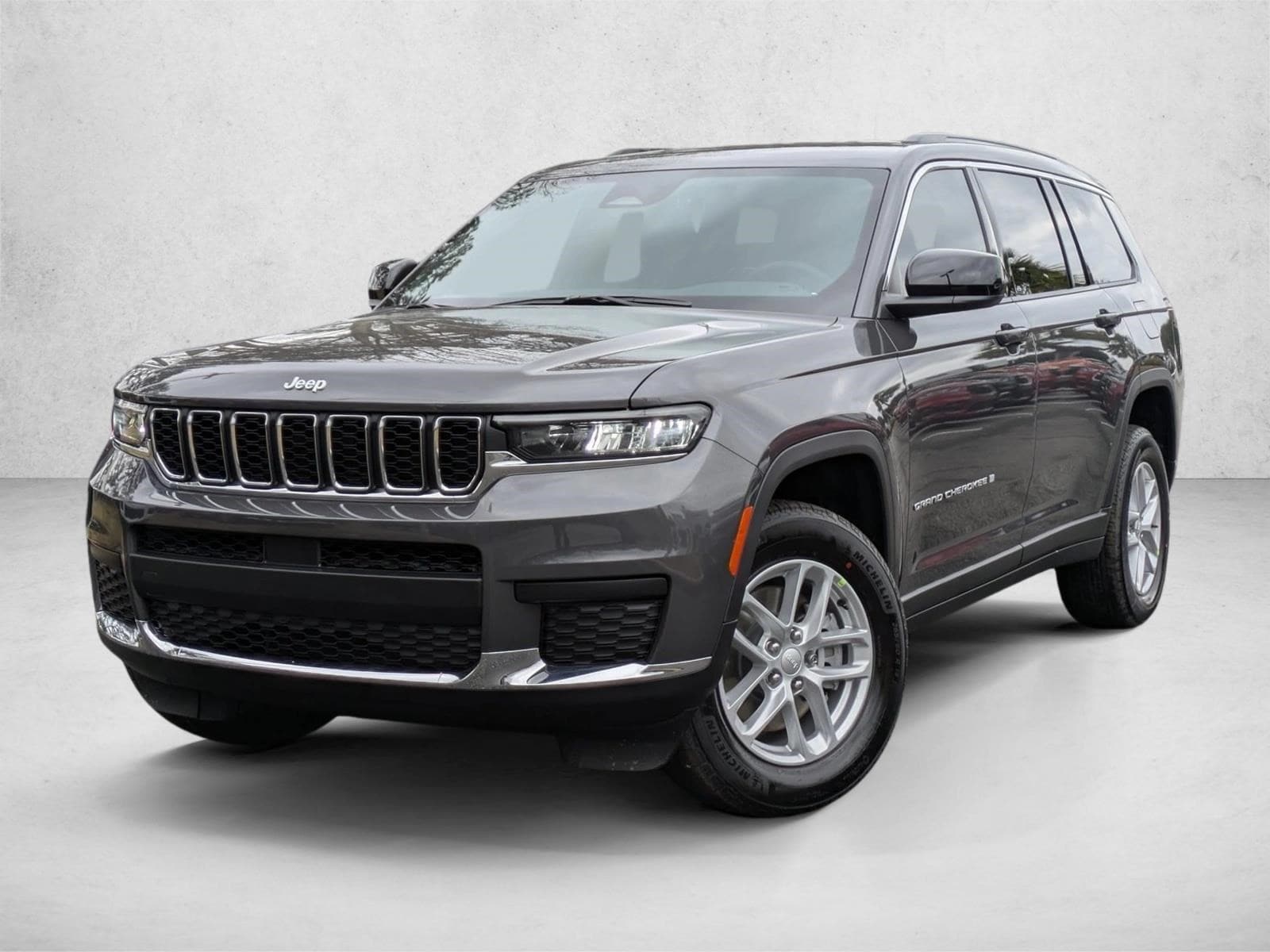 2025 Jeep Grand Cherokee L Laredo's photo