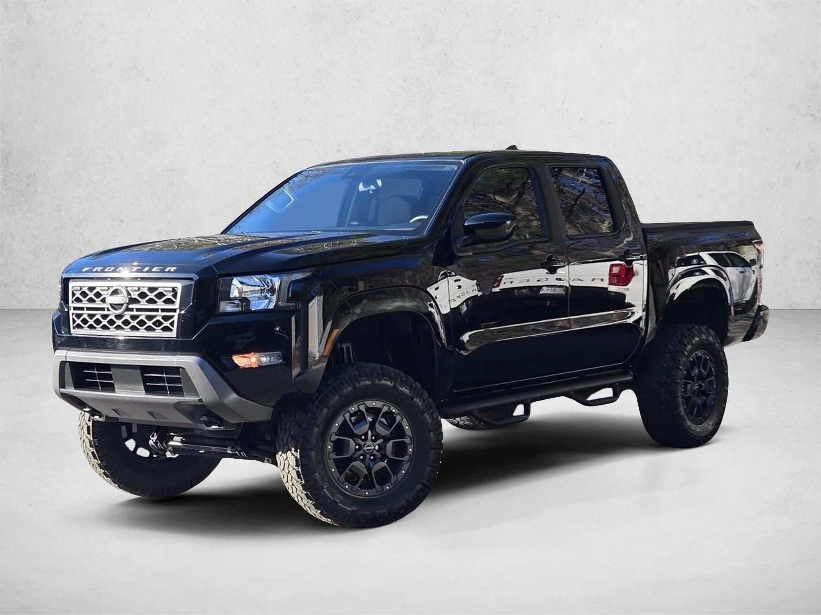 2022 Nissan Frontier SV's photo
