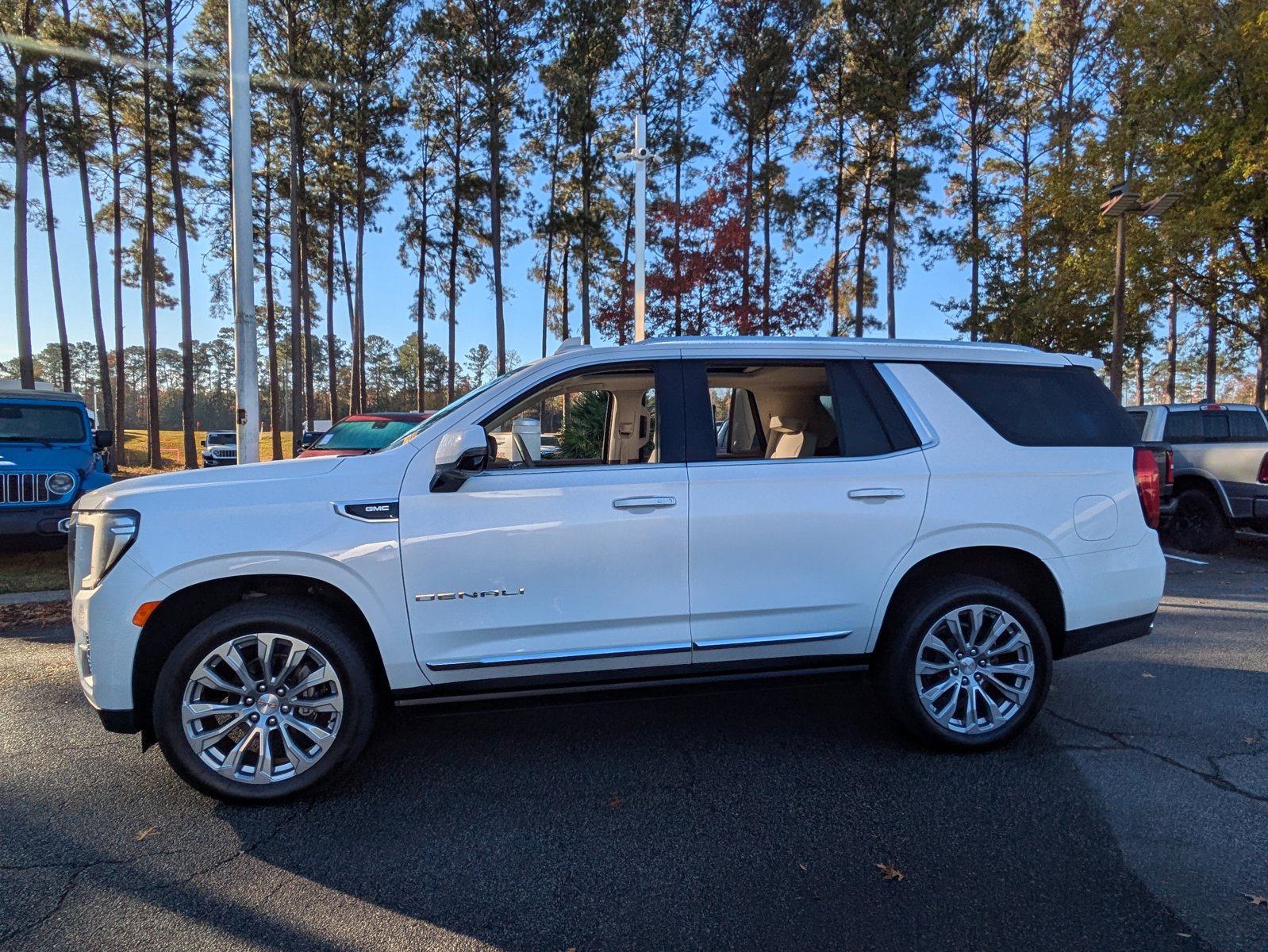 2024 Gmc Yukon Denali photo 2