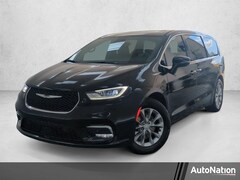 2026 Chrysler Pacifica Limited Passenger Van