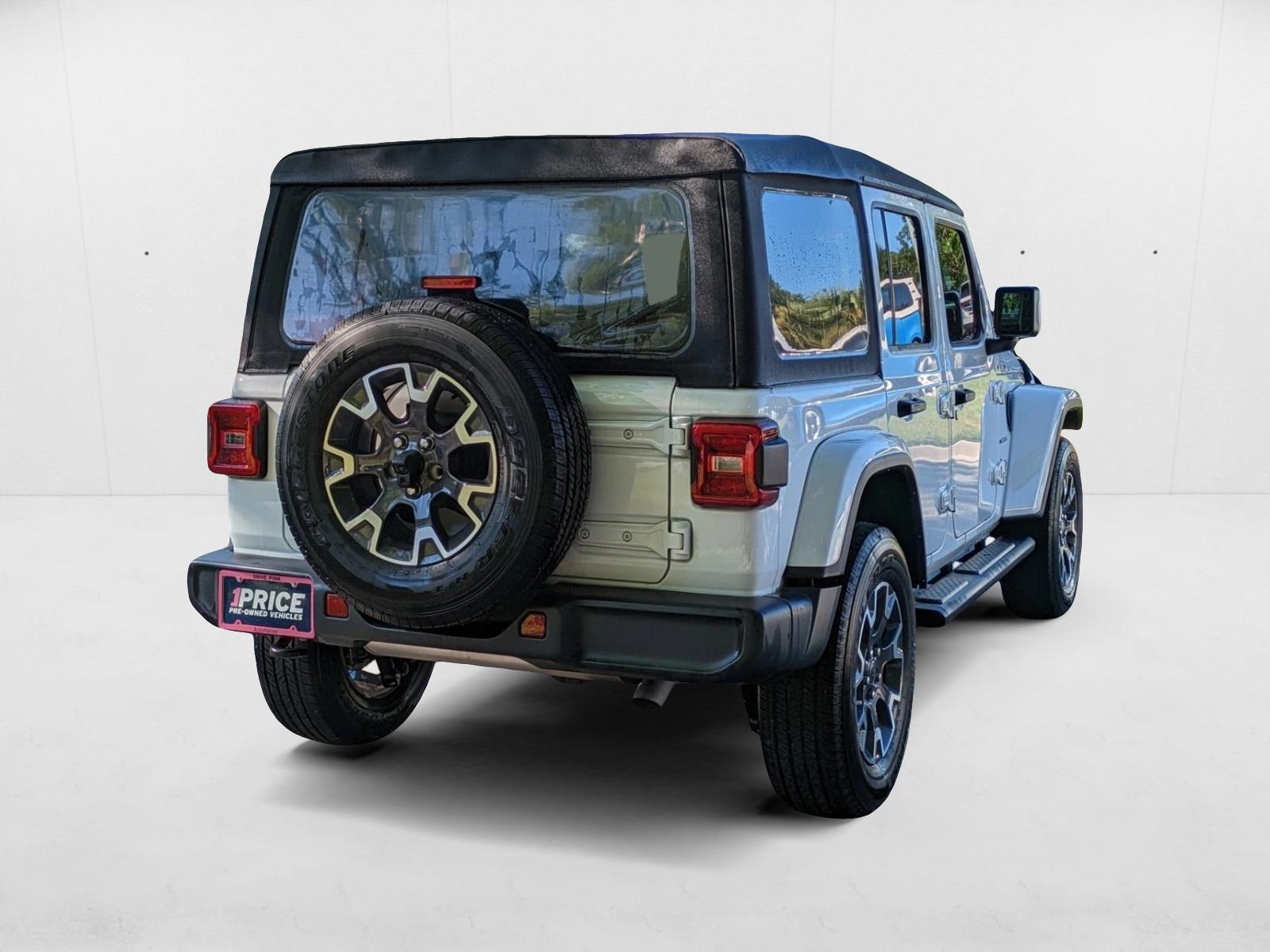 2024 Jeep Wrangler Sahara photo 2