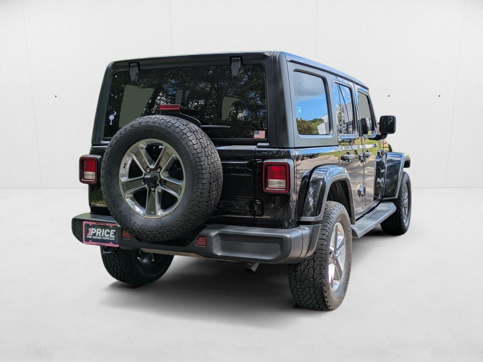 2022 Jeep Wrangler Unlimited Sahara photo 2