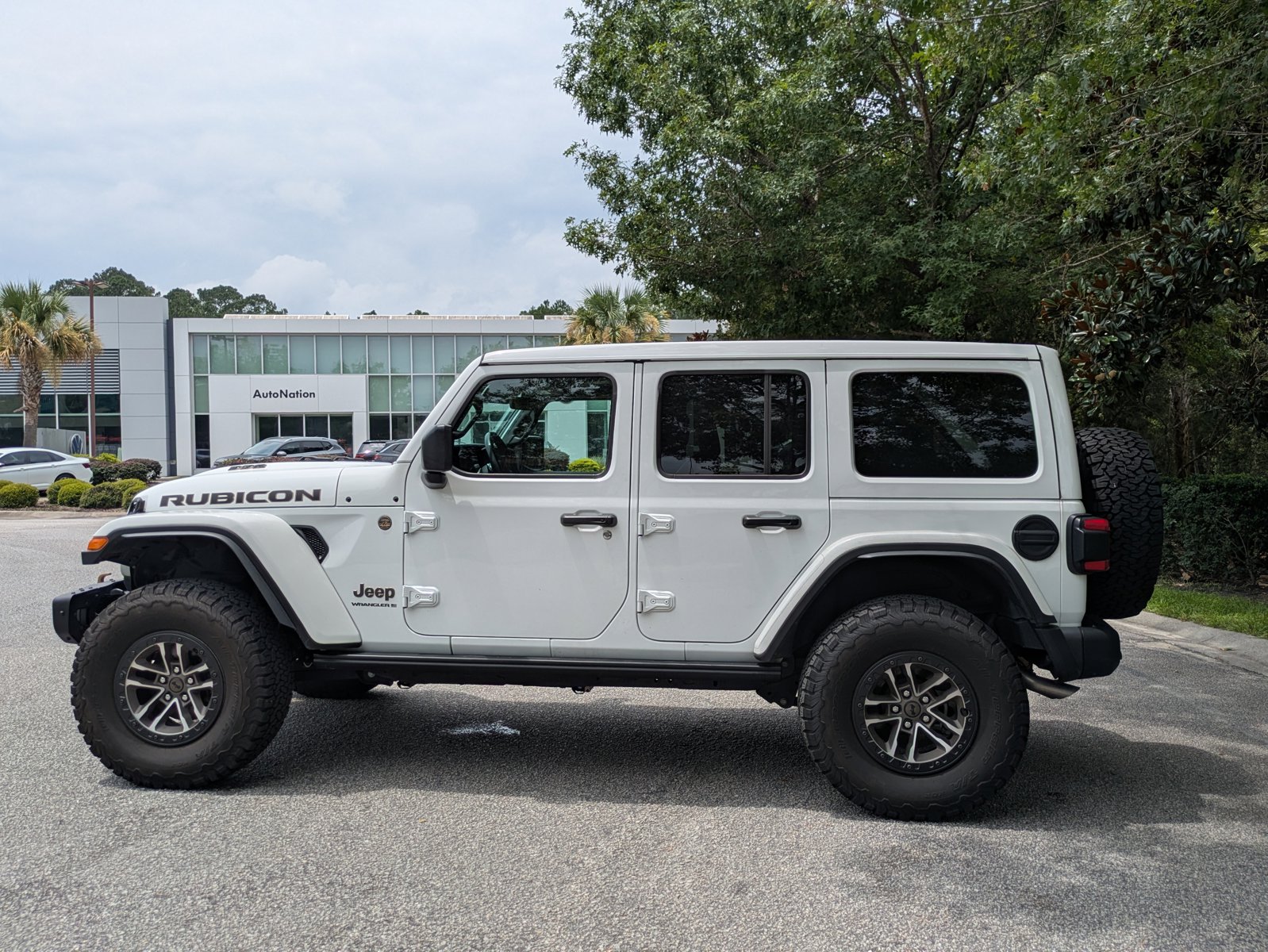 2024 Jeep Wrangler Rubicon 392 photo 3