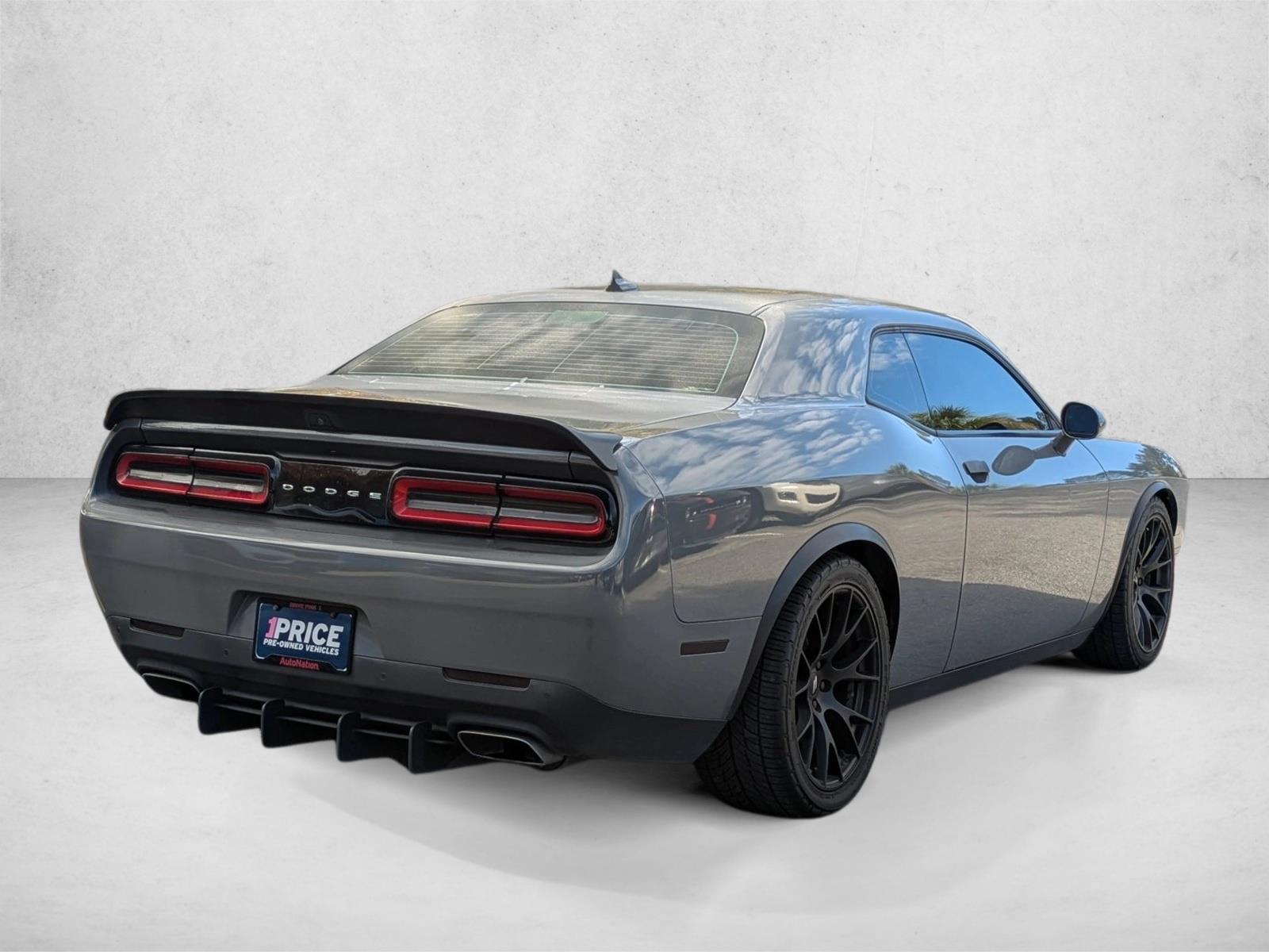 2019 Dodge Challenger R/T Scat Pack photo 2