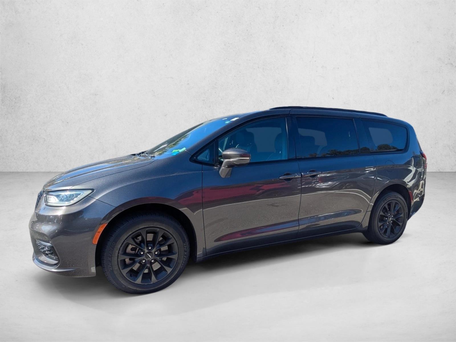 2021 Chrysler Pacifica Limited photo 2