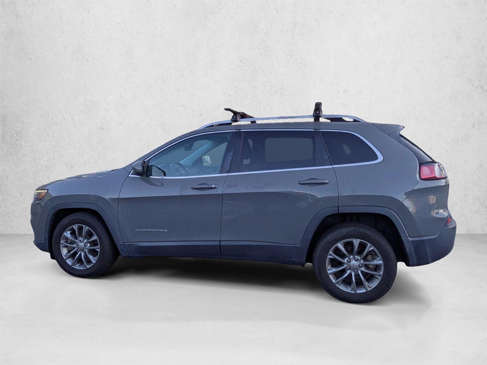 2019 Jeep Cherokee Latitude photo 2