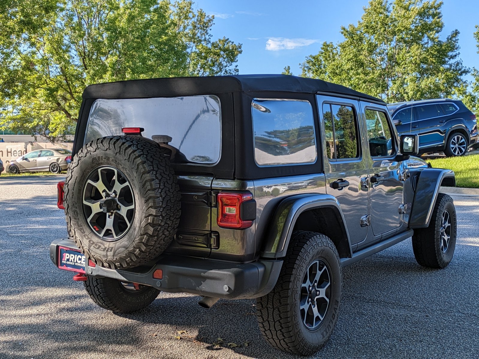 2019 Jeep Wrangler Unlimited Rubicon photo 2