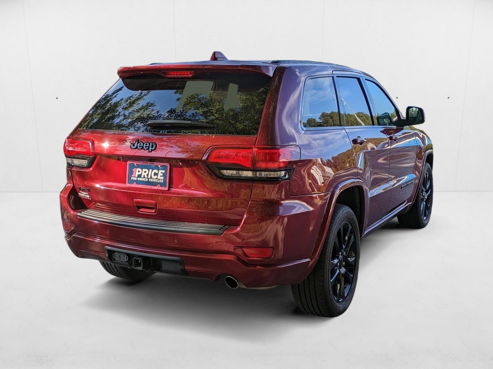 2021 Jeep Grand Cherokee Laredo X photo 2