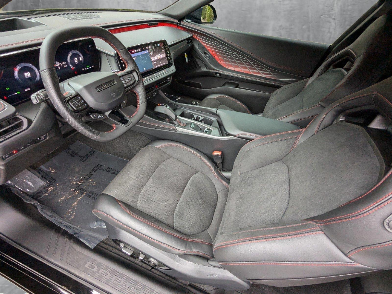 2025 Dodge Charger Daytona Scat Pack photo 3