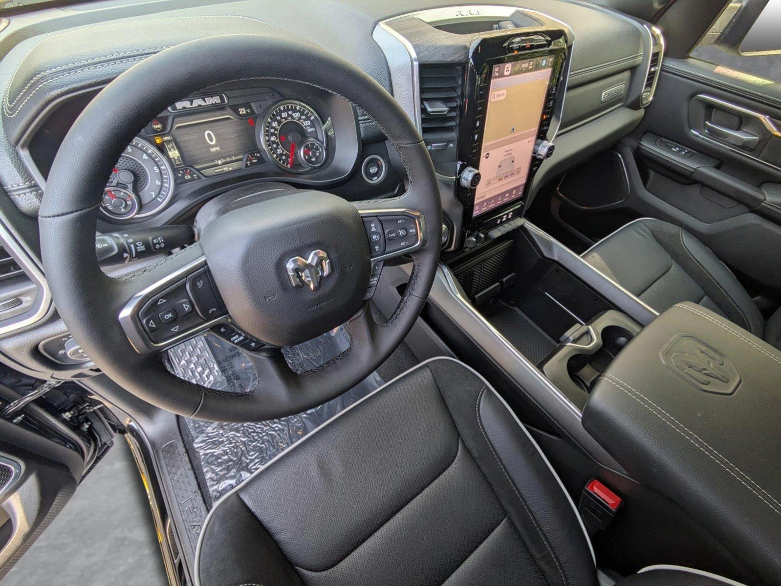 2025 Ram 1500 Laramie photo 3
