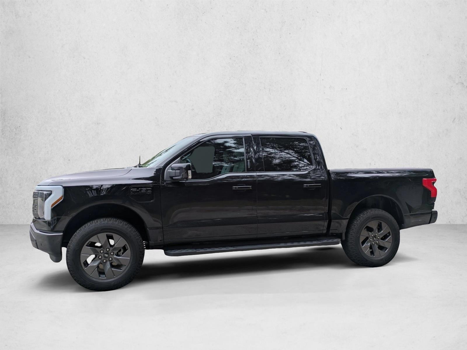 2023 Ford F-150 Lightning Platinum photo 3