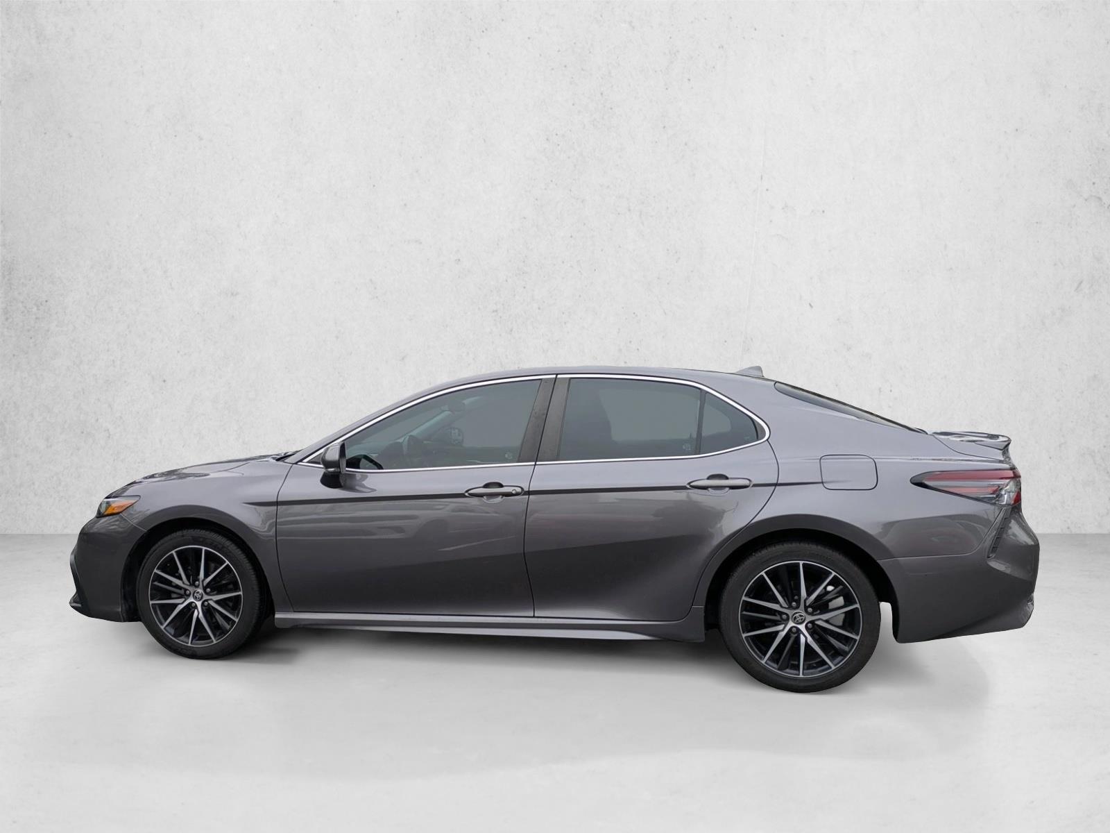 2023 Toyota Camry SE photo 3