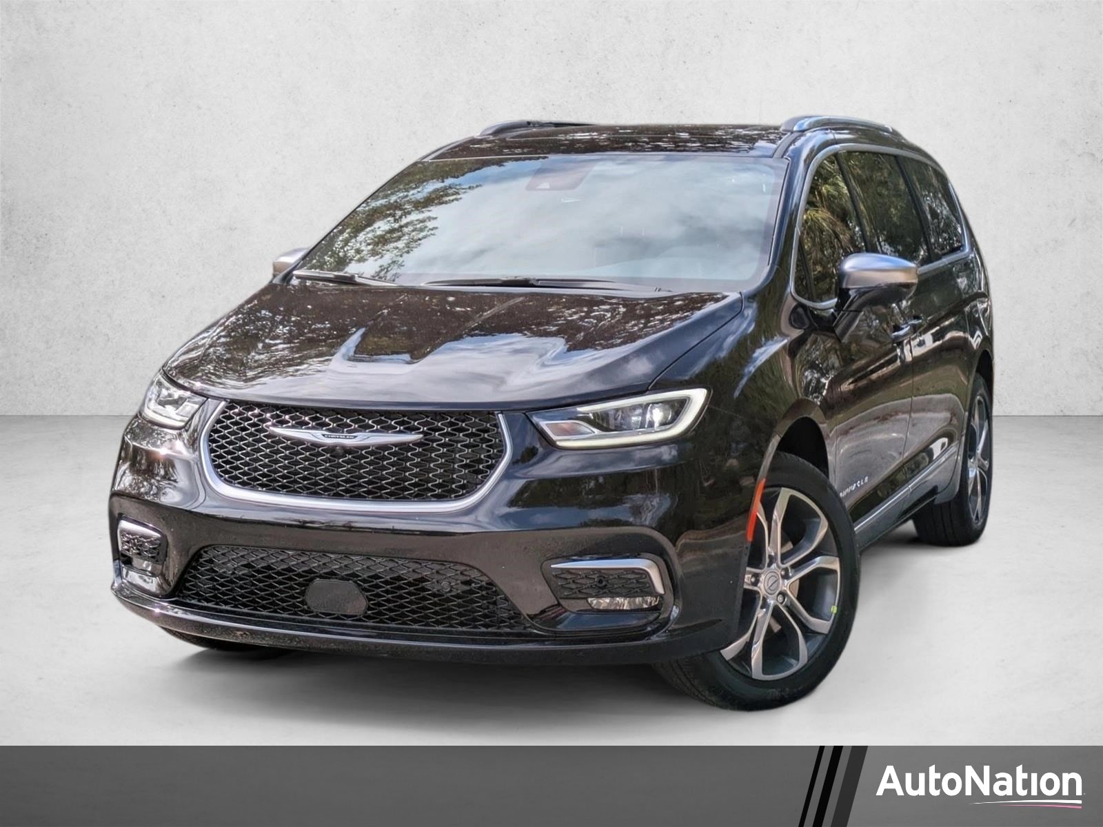 2026 Chrysler Pacifica Pinnacle AWD's photo