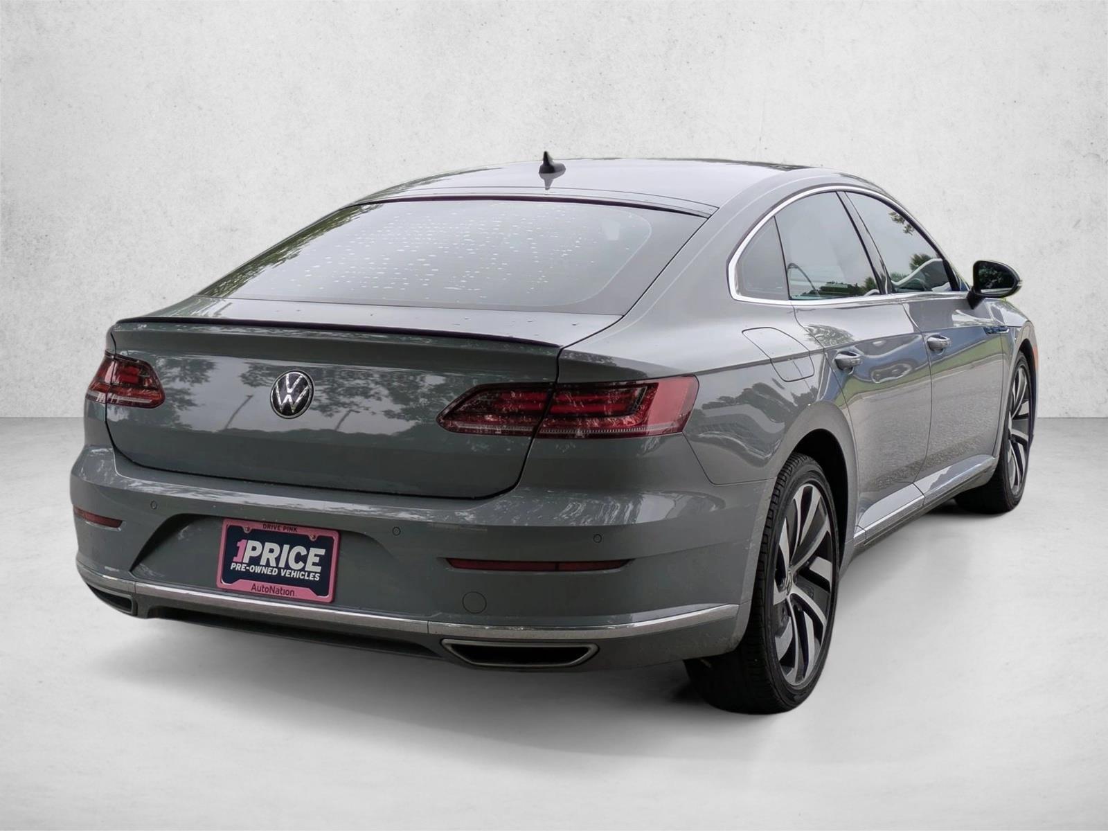2022 Volkswagen Arteon SEL R-Line photo 2