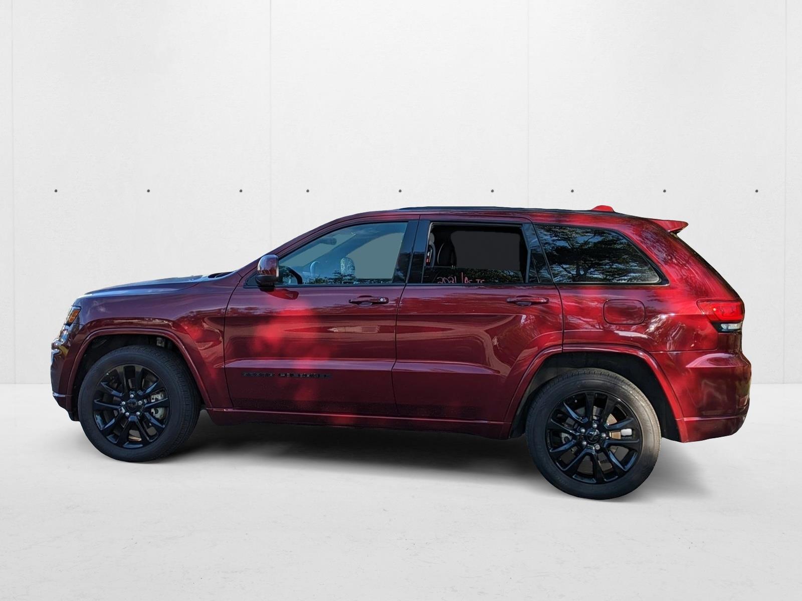 2021 Jeep Grand Cherokee Laredo X photo 3