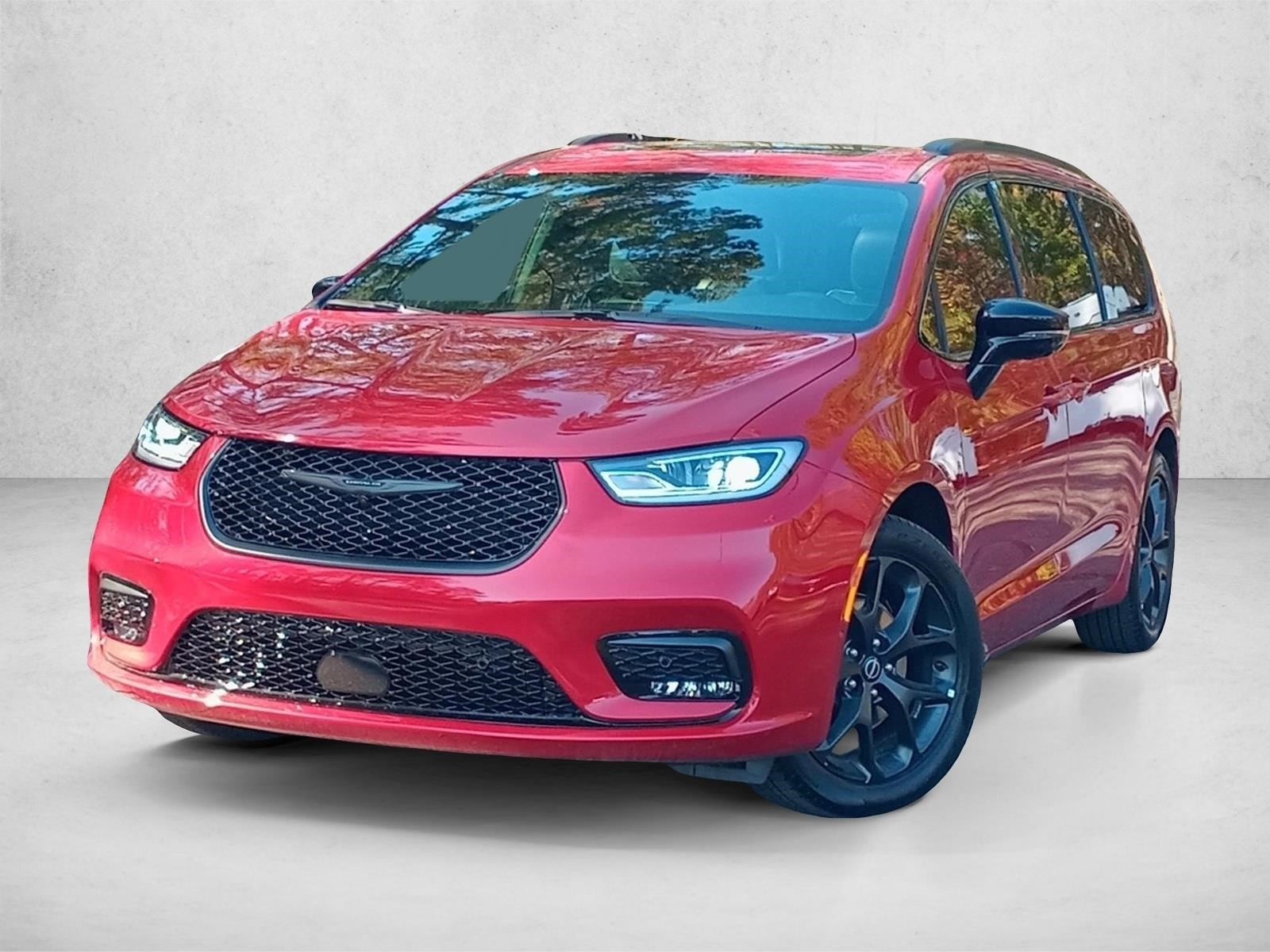 2026 Chrysler Pacifica Limited's photo