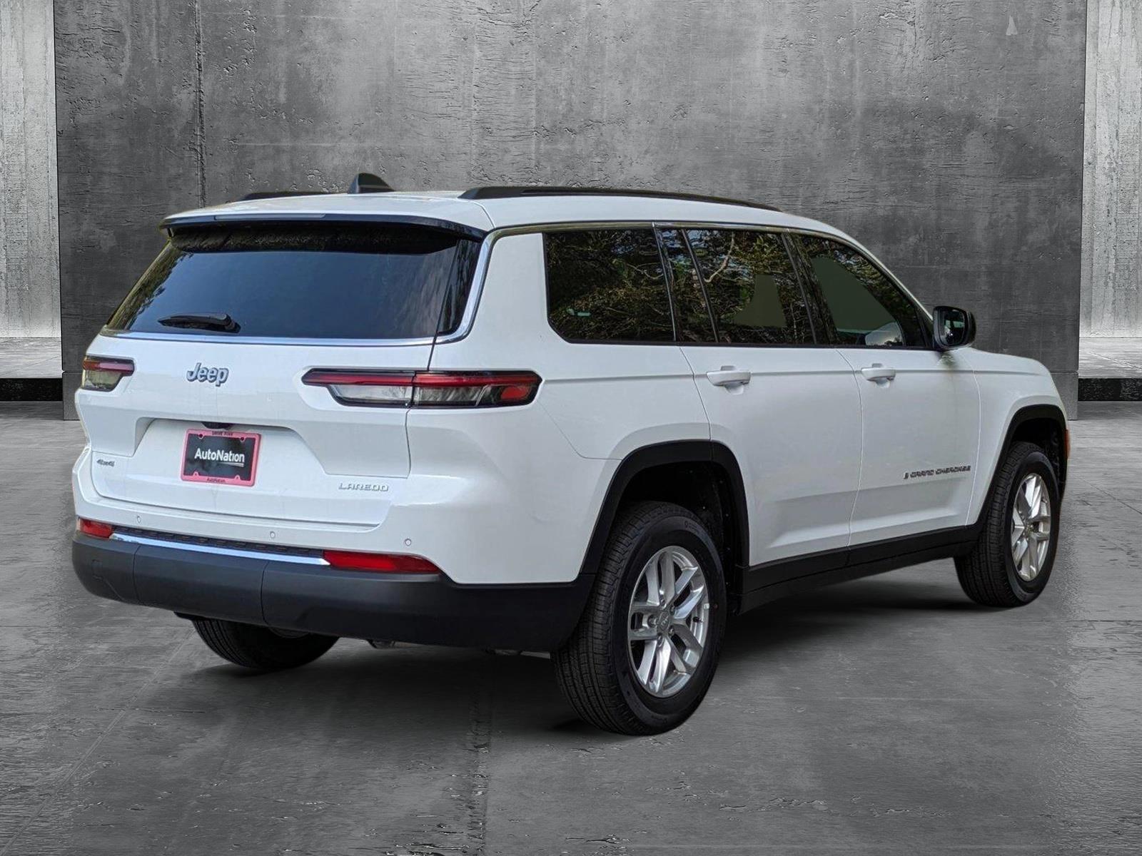 2025 Jeep Grand Cherokee Laredo X photo 2