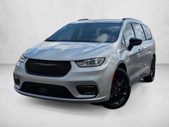 2026 Chrysler Pacifica Limited Van Passenger Van