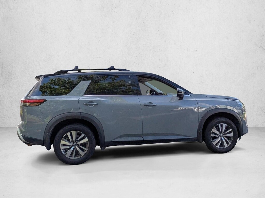 Used 2024 Nissan Pathfinder SL SUV