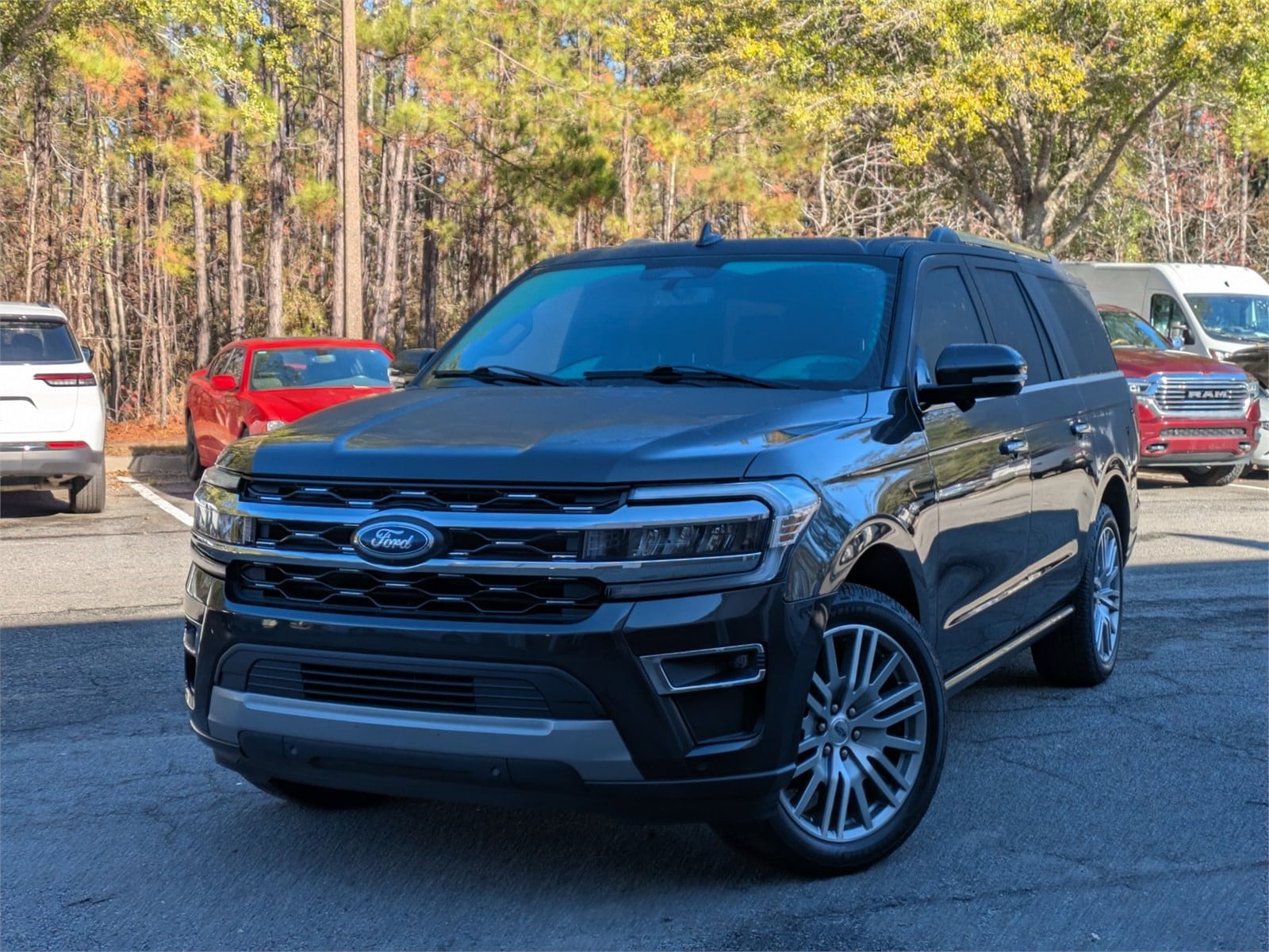 2022 Ford Expedition Limited's photo