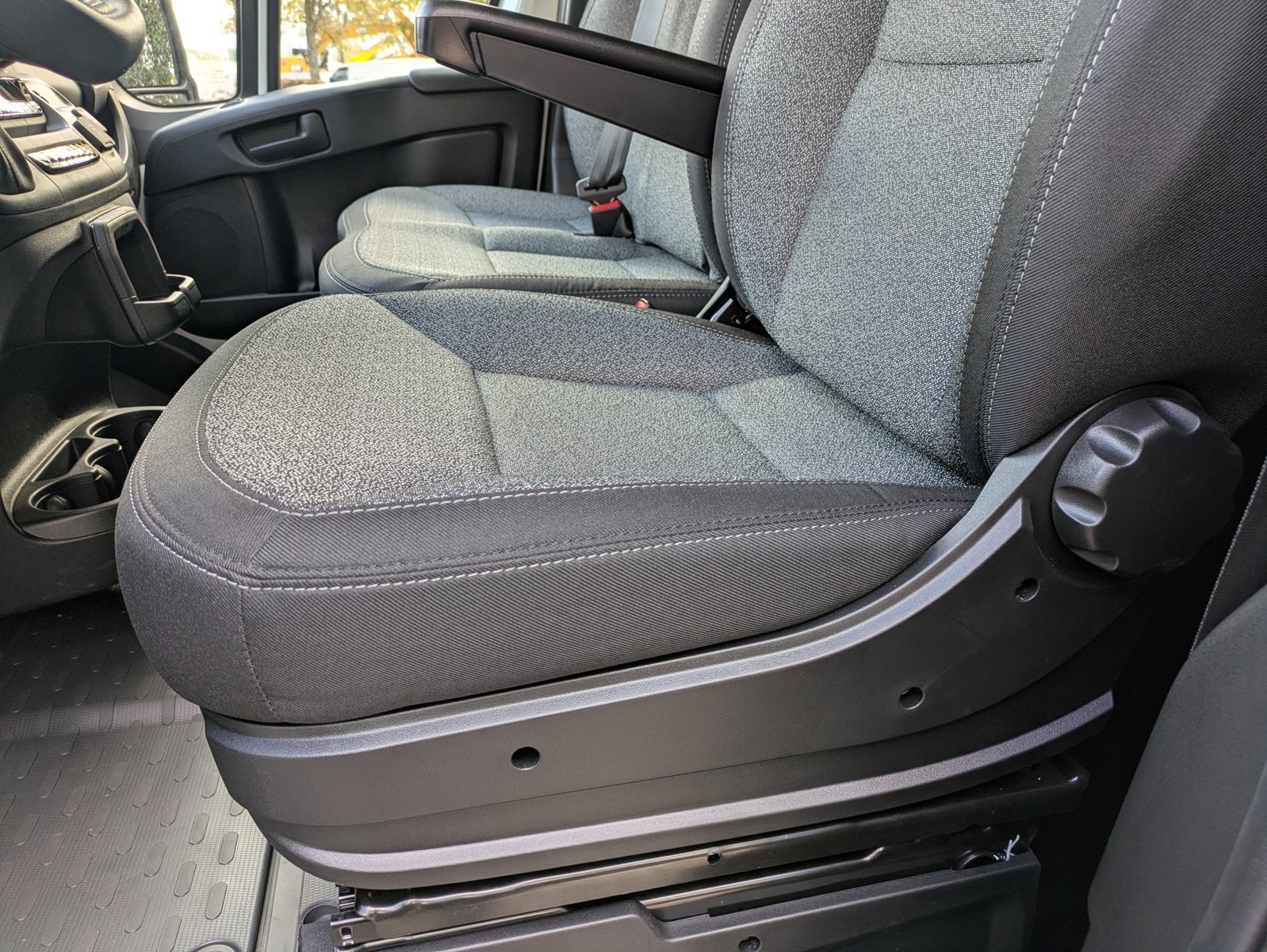 2026 Ram ProMaster 1500 Tradesman High Roof Cargo Van photo 2