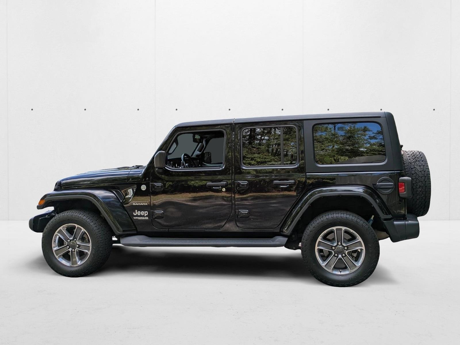 2022 Jeep Wrangler Unlimited Sahara photo 3