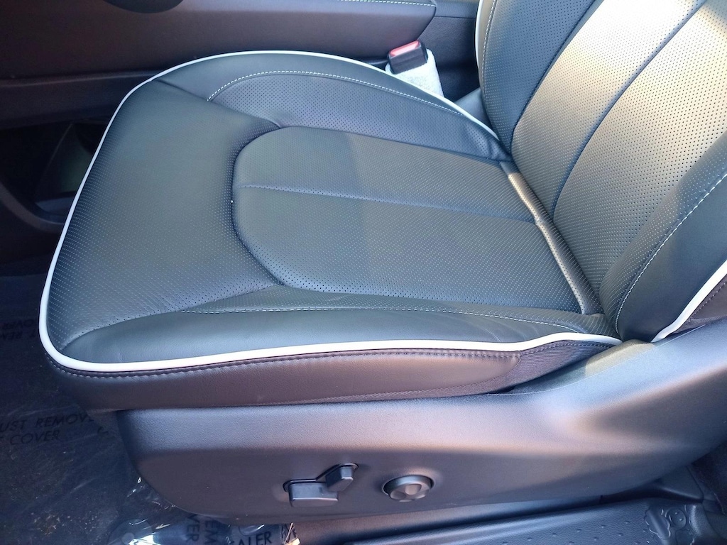 New 2026 Chrysler Pacifica Limited Van Passenger Van