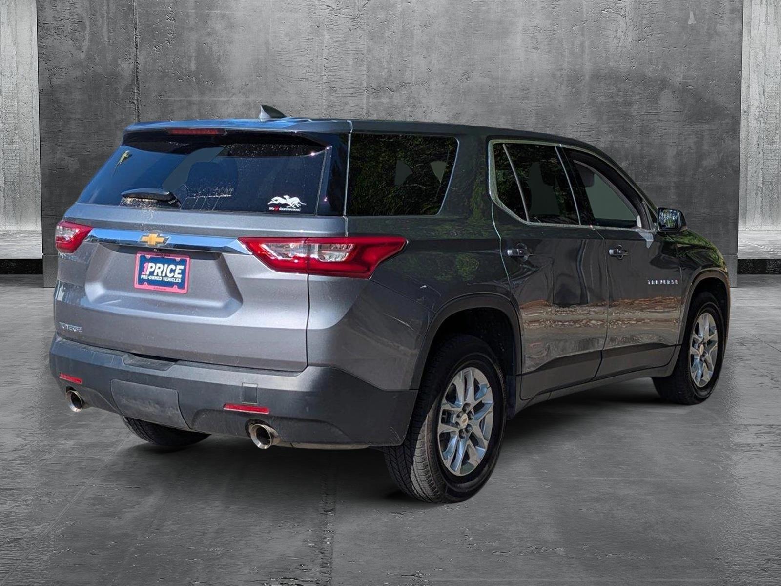 2021 Chevrolet Traverse LS photo 4