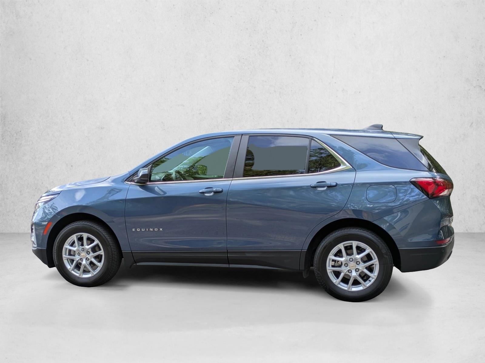 2024 Chevrolet Equinox LT photo 3