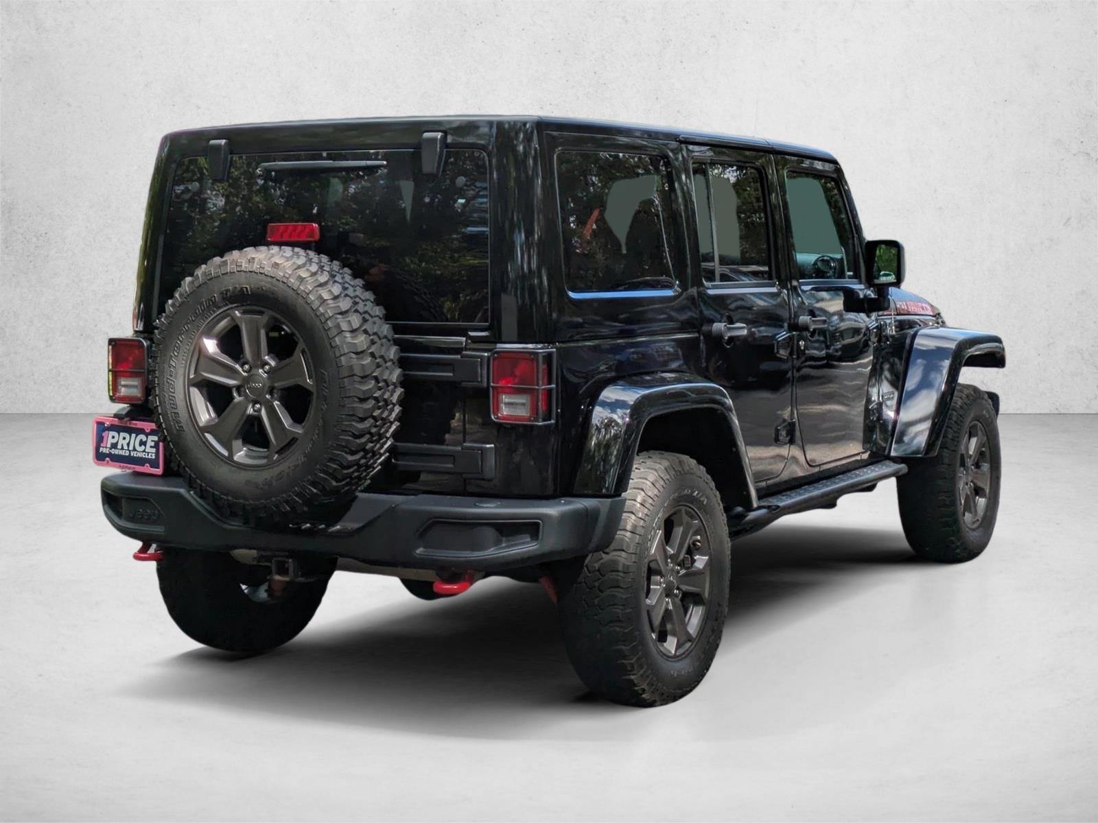 2017 Jeep Wrangler Rubicon Recon photo 2