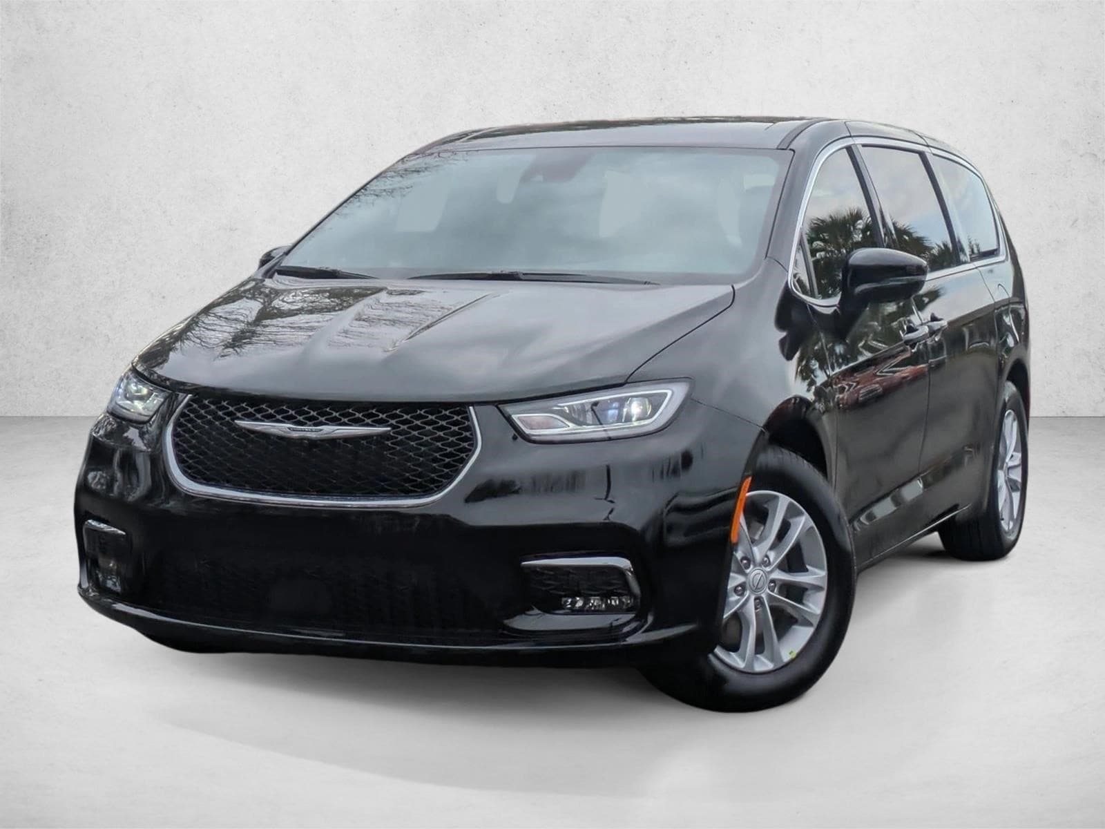 2026 Chrysler Pacifica Select's photo