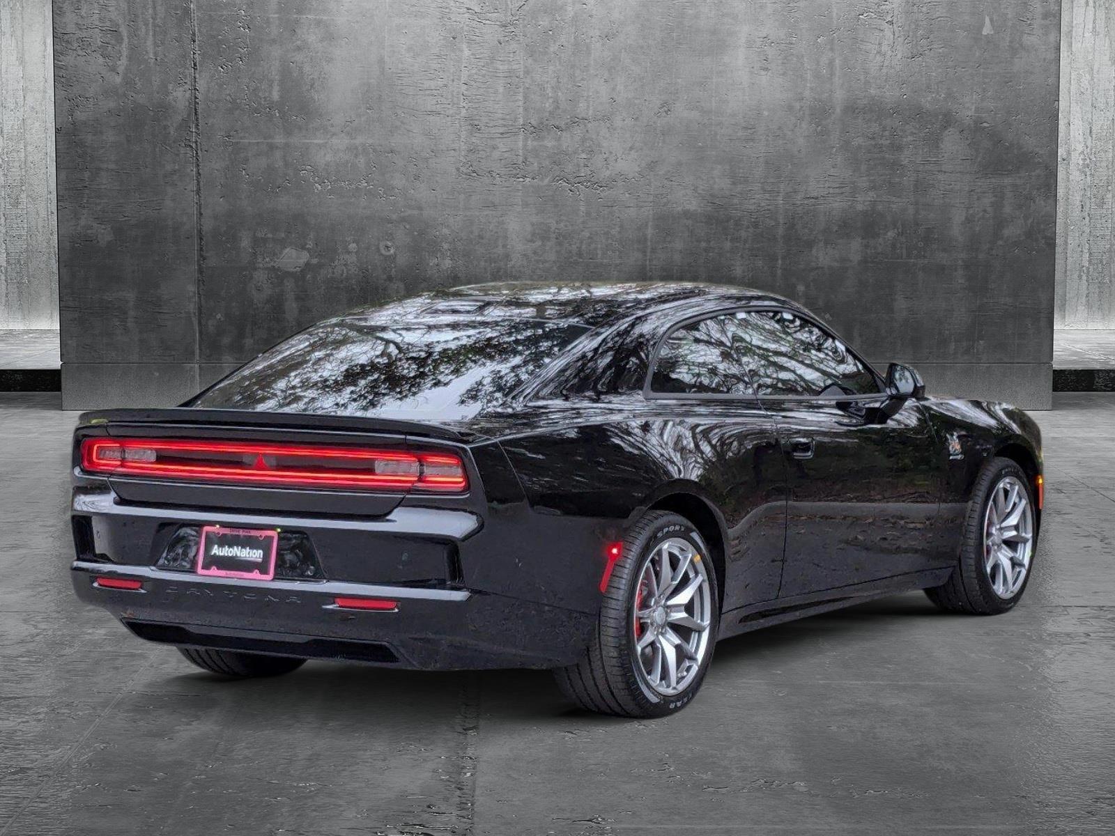 2025 Dodge Charger Daytona Scat Pack photo 2