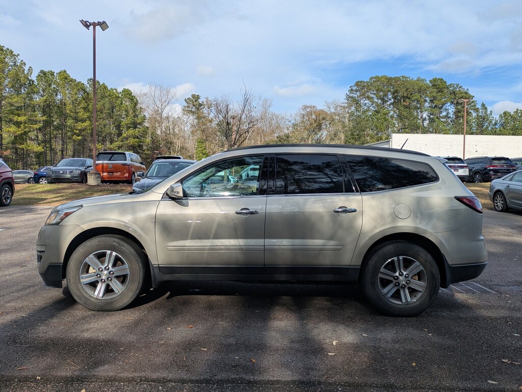 Used 2017 Chevrolet Traverse LT SUV