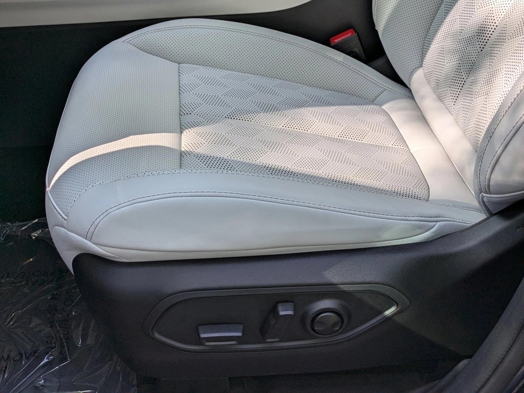 New 2026 Jeep Cherokee Overland SUV