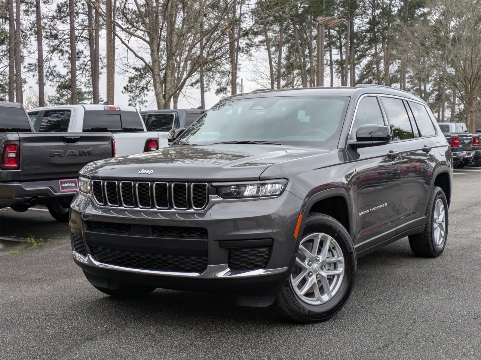 2025 Jeep Grand Cherokee L Laredo's photo