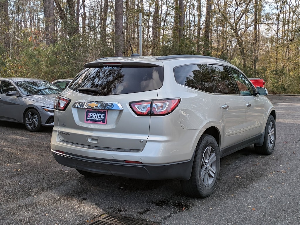 Used 2017 Chevrolet Traverse LT SUV