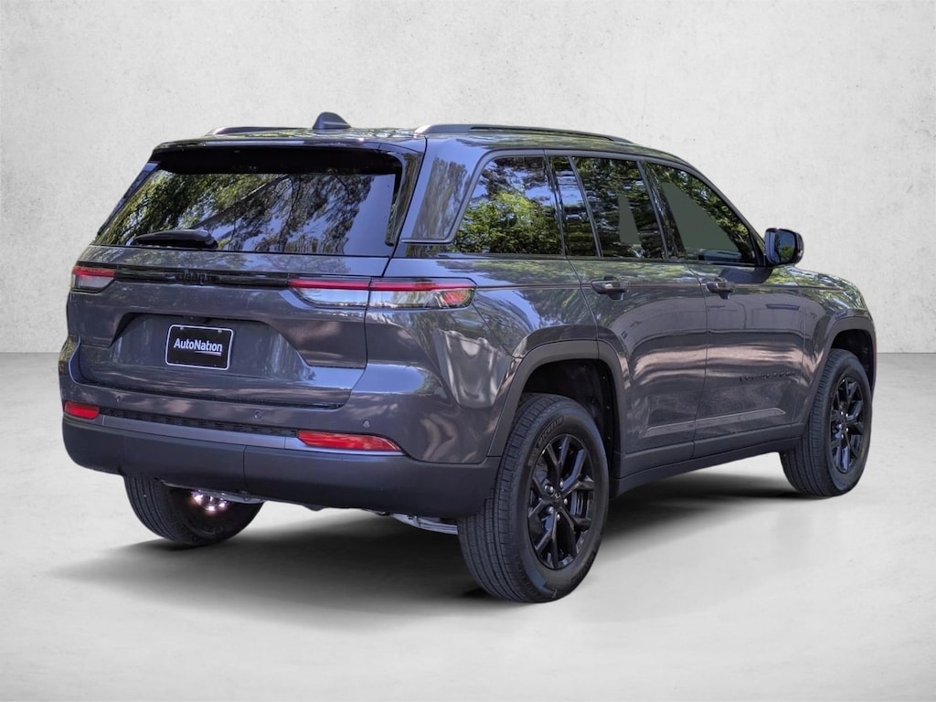 New 2026 Jeep Grand Cherokee Laredo Altitude SUV